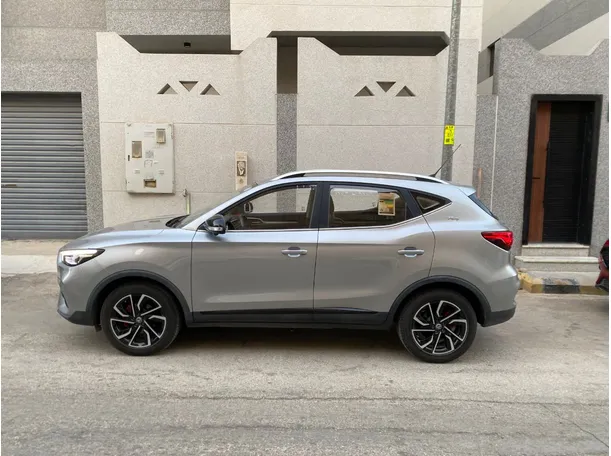 Car image 7