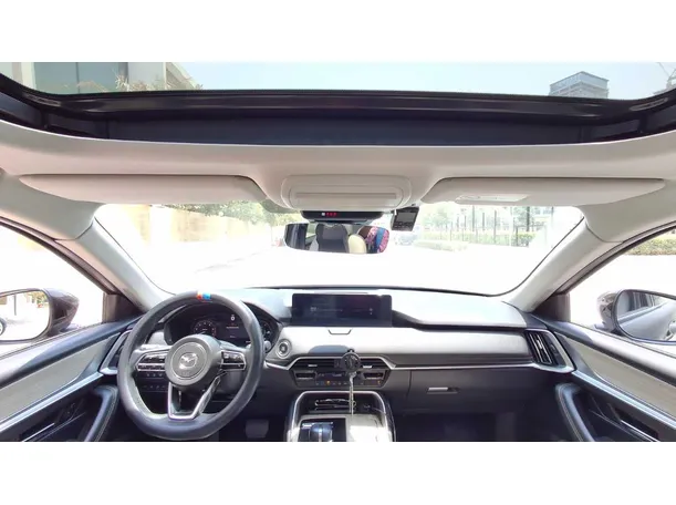 Car image 15