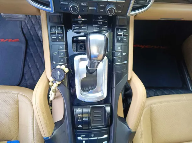 Car image 22