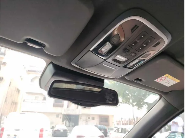 Car image 40