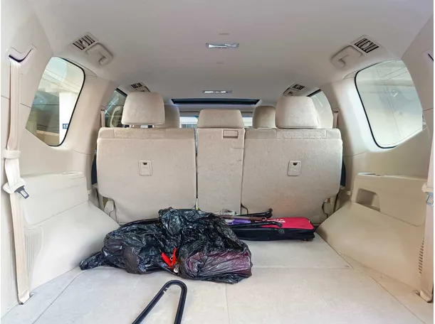Car image 30