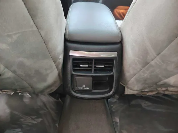 Car image 35
