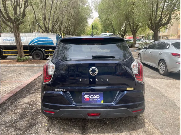 Car image 6
