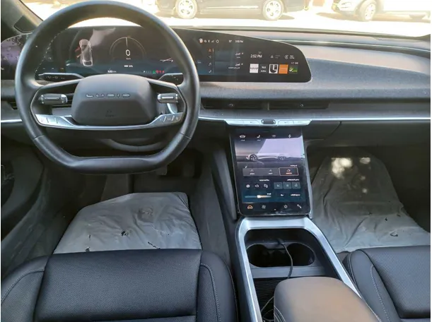 Car image 17