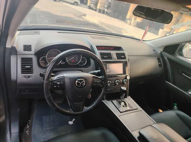Car image 11