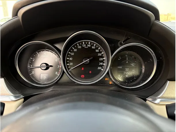 Car image 24
