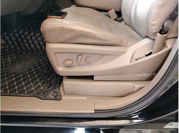 Car image 33