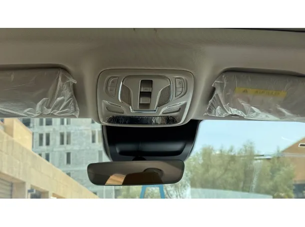 Car image 27