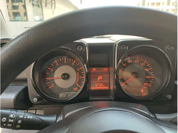Car image 19