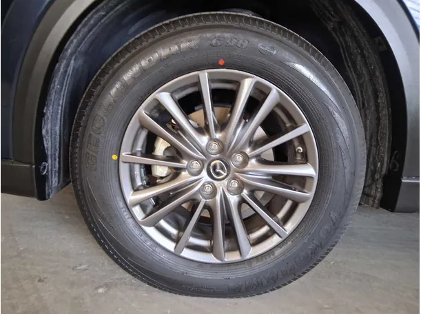 Car image 9