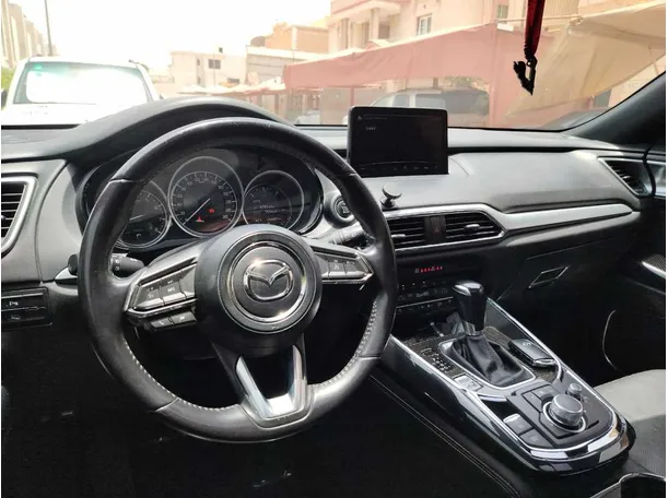 Car image 15