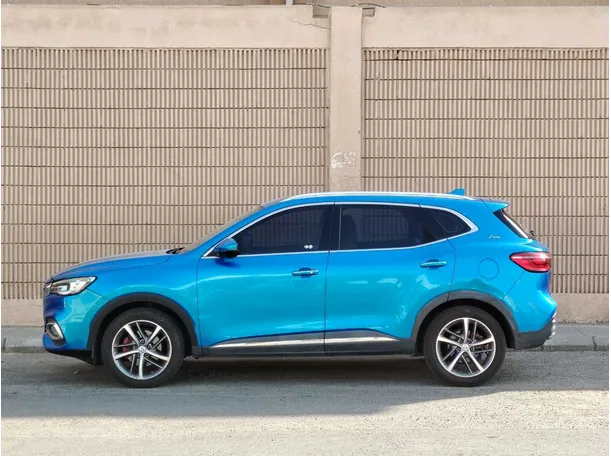 Car image 8