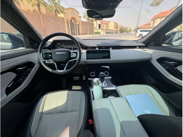 Car image 15