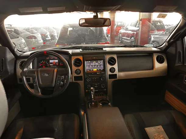Car image 17