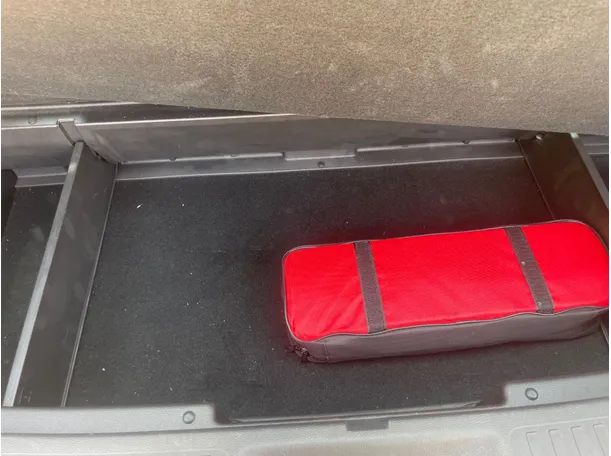 Car image 24