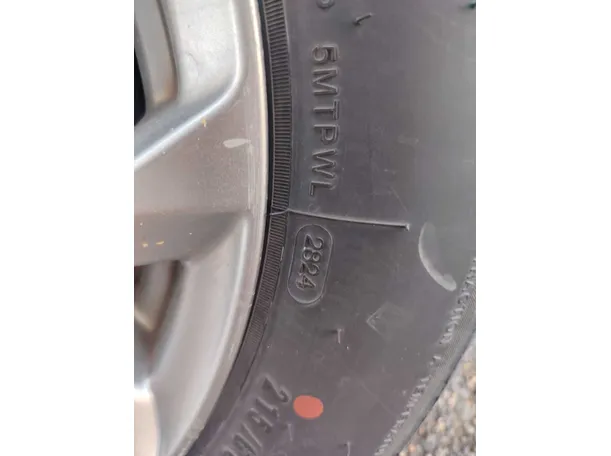 Car image 29