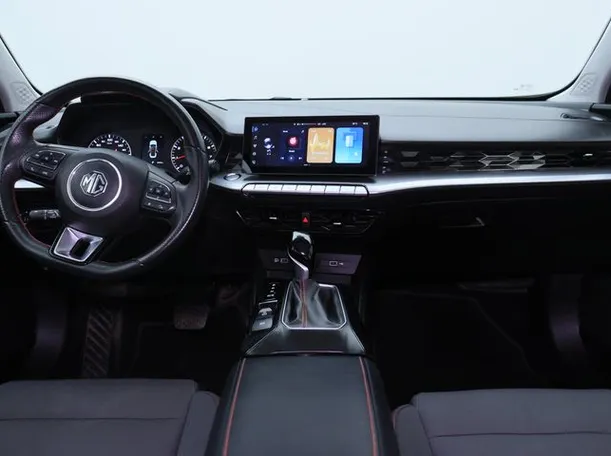 Car image 14