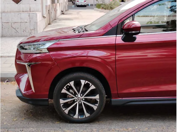 Car image 9