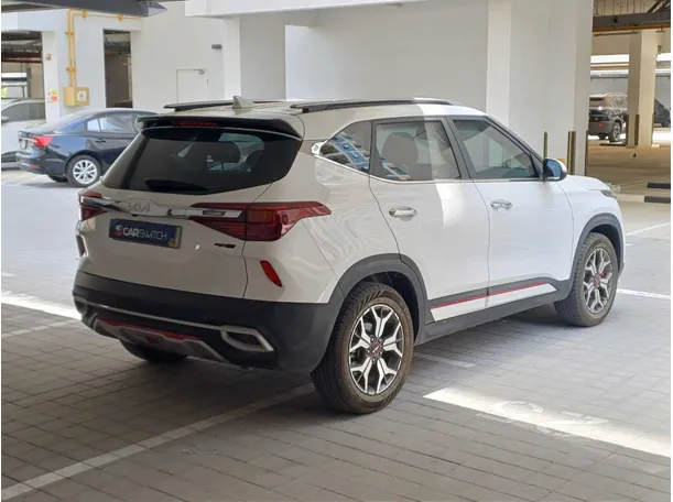 Car image 7