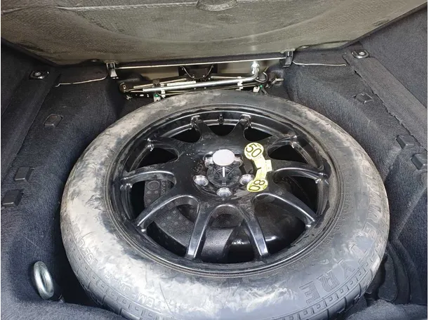 Car image 20