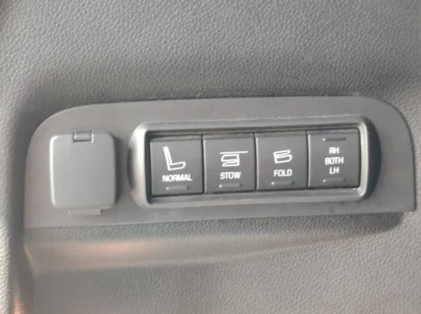 Car image 38