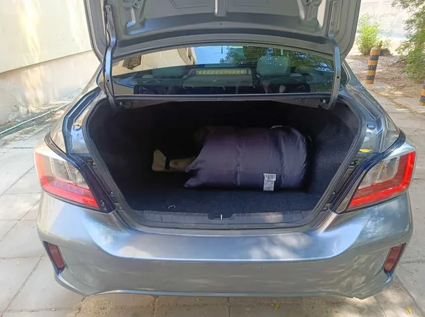 Car image 27