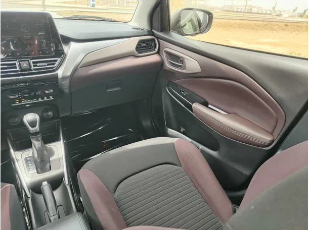 Car image 28