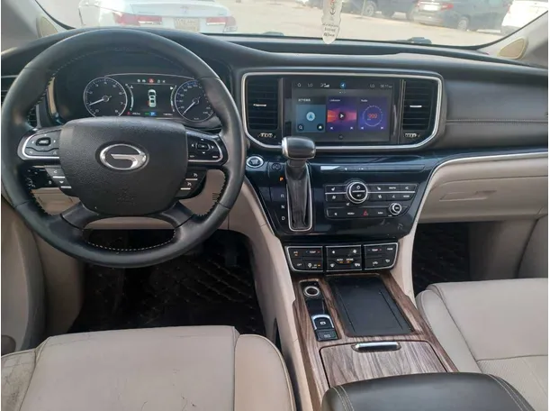 Car image 15