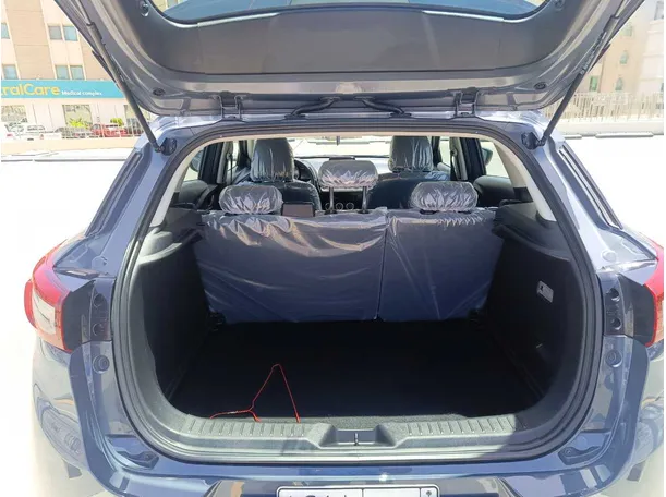 Car image 27
