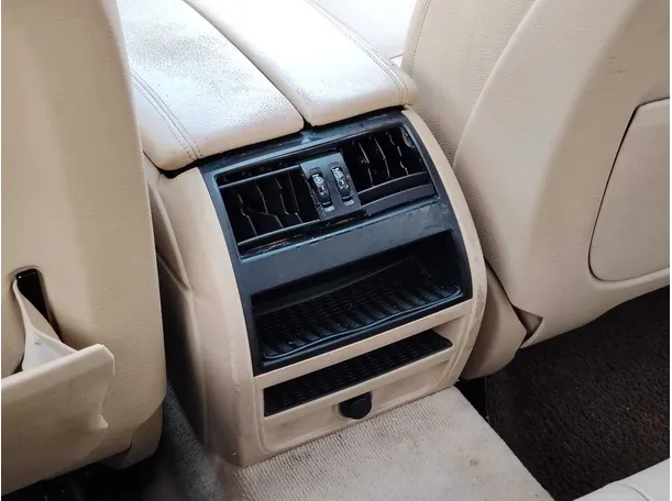 Car image 33