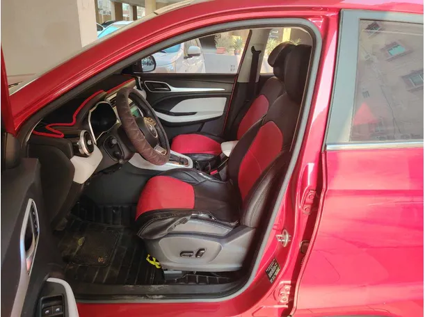 Car image 12