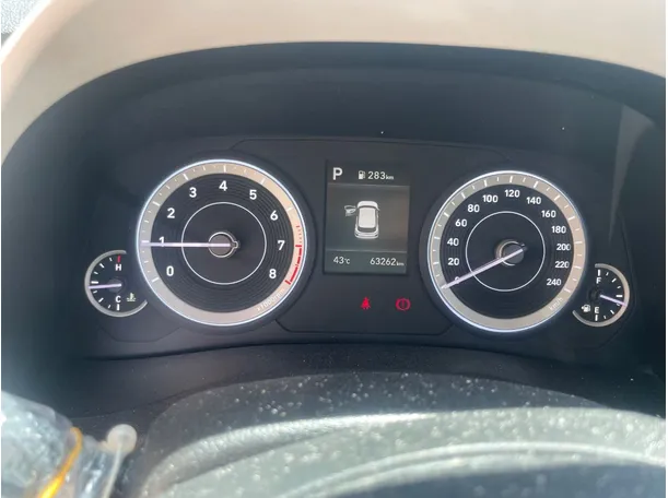 Car image 20