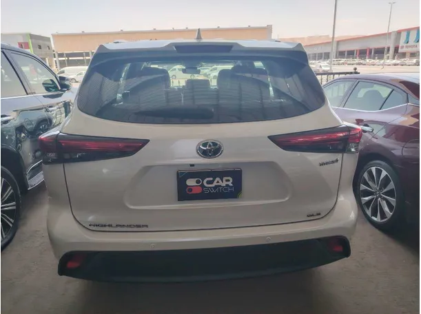 Car image 6