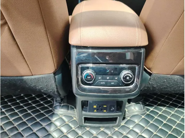 Car image 37
