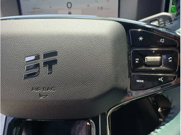 Car image 24