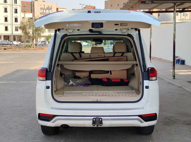 Car image 26