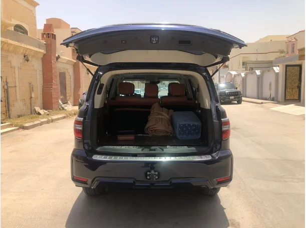 Car image 19