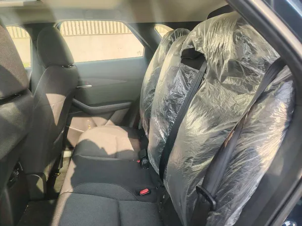 Car image 18