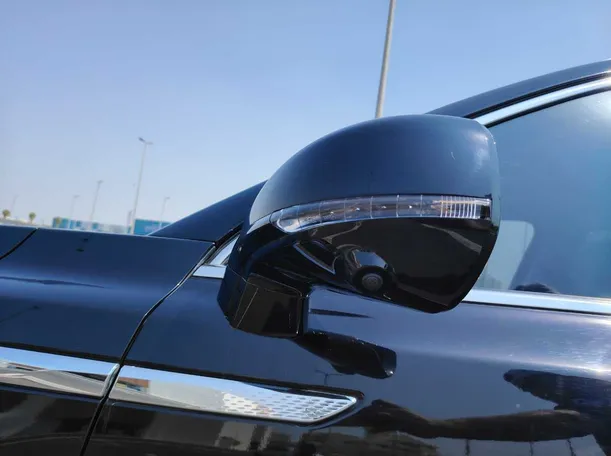 Car image 29