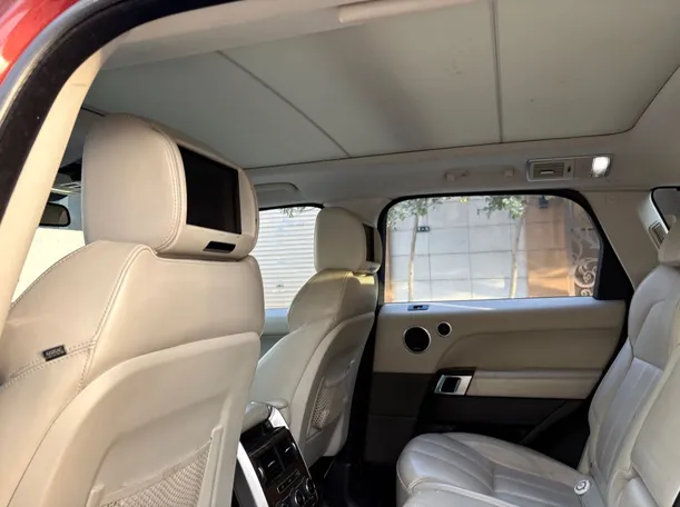 Car image 17