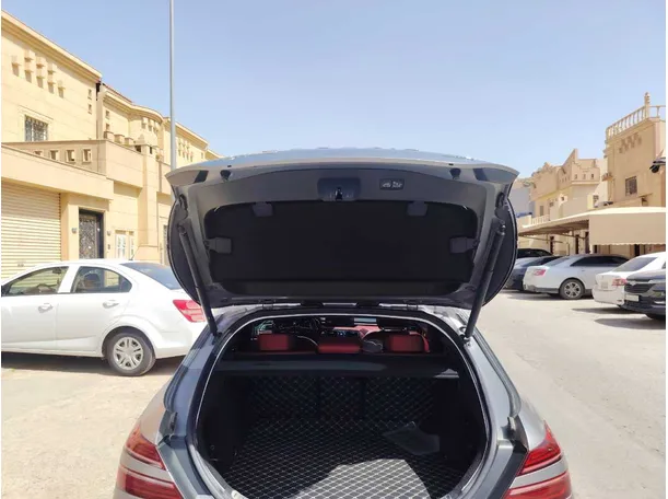 Car image 28