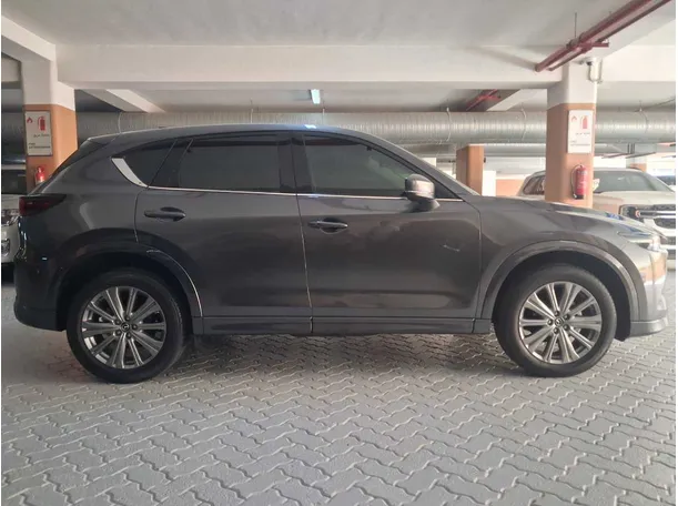 Car image 8