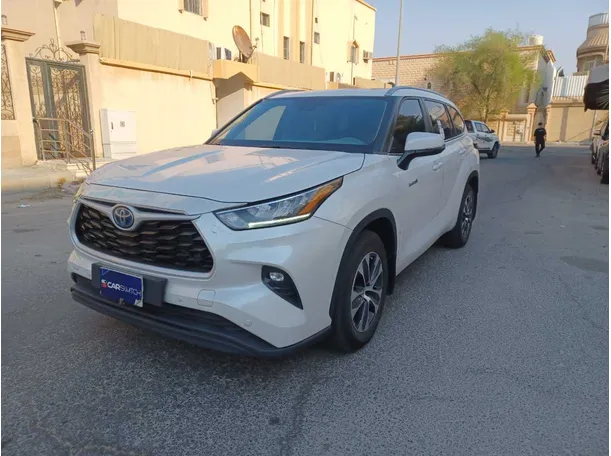 2024 Toyota Highlander in Dammam
