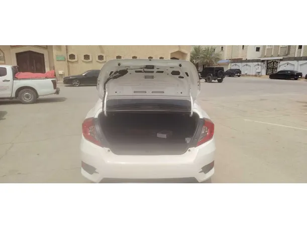 Car image 20