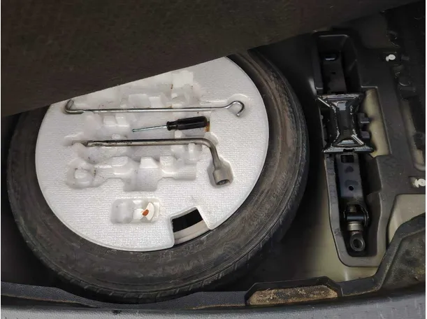 Car image 36