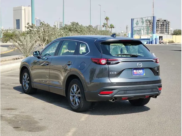 Car image 8