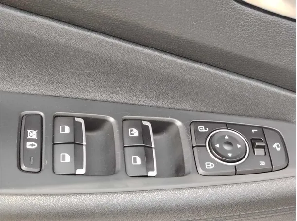 Car image 31