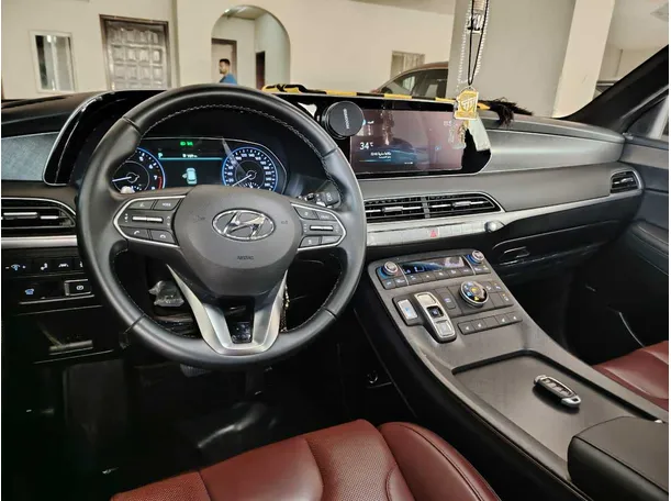 Car image 26