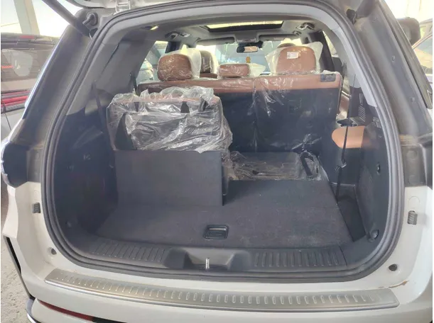 Car image 33