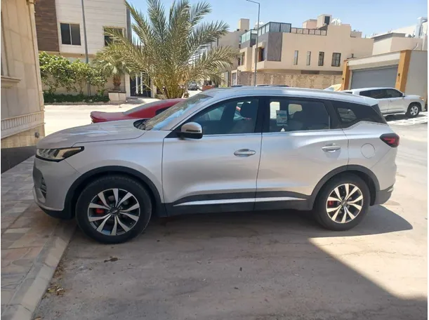 Car image 9